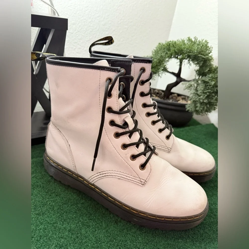 Dr. Martens Boots White  men size 9 Leather Zavala Boots